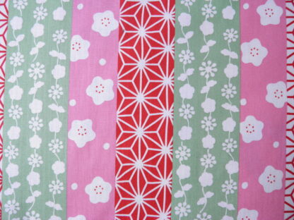 Tissus japonais motifs fleuris et géométriques ,rouge, rose, vert