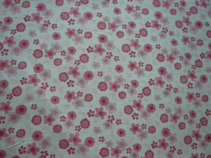 Tissu japonais motifs  fleurs sakura sur fond blanc trame irrégulière - 20 cm