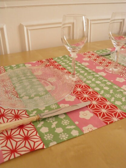 Chemin de table Tissu Japonais traditionnel rose/rouge