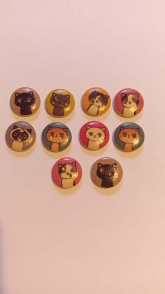 10 Boutons peints ronds en bois chat: Accessoires couture tricot, Mercerie scrapbooking