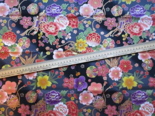 coupon tissu japonais fleurs noir