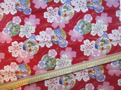 coupon Tissu japonais 50 * 55cm - fleuri fond rouge